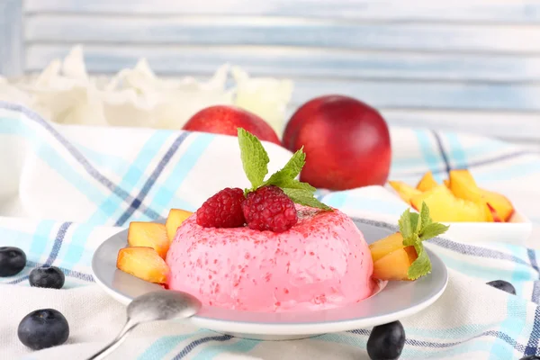 Heart shaped cake — Stock Photo, Image