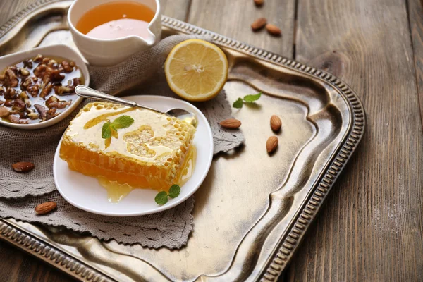 Fresh honey snack — Stock Photo, Image
