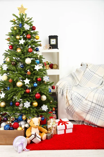 Árbol de Navidad decorado — Foto de Stock