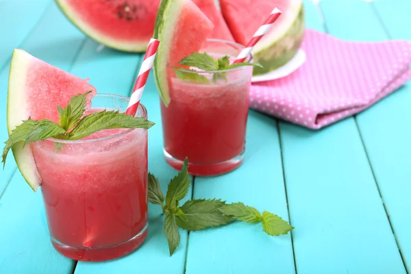 Wassermelonen-Cocktail auf dem Tisch, Nahaufnahme — Stockfoto