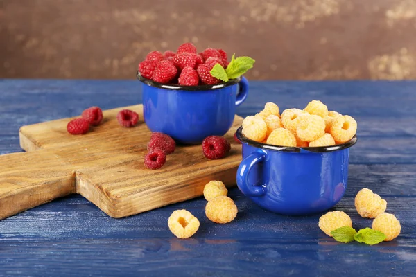 Red and yellow raspberries — Stock Photo, Image