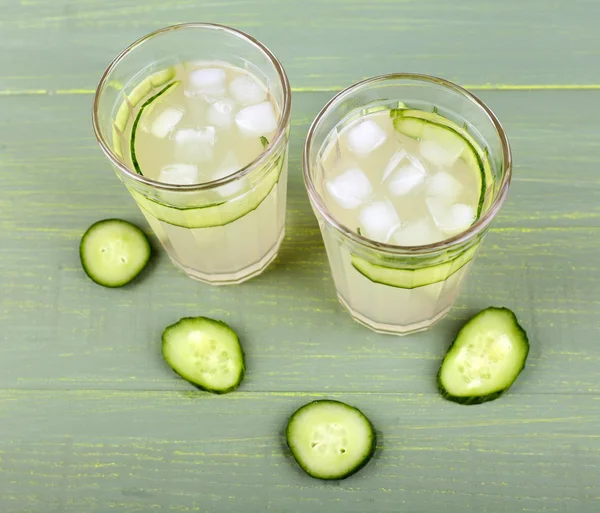 Two glasses of cucumber cocktail — Stock Photo, Image