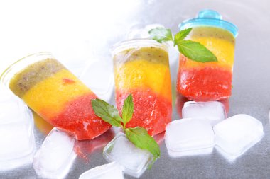 Tablo yakın çekim lezzetli dondurma