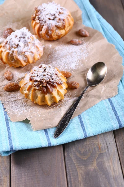 Kue lezat di meja close-up — Stok Foto