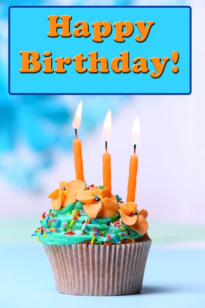 Delizioso cupcake di compleanno — Foto Stock