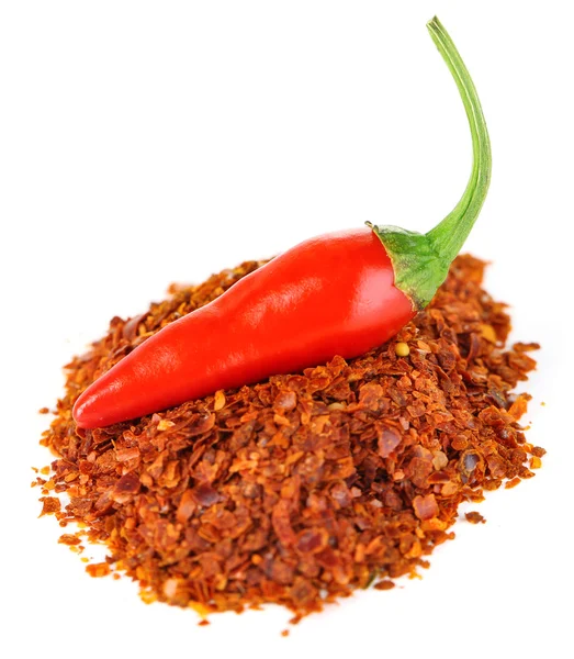 Gemahlener roter Chilischote isoliert auf weißem — Stockfoto