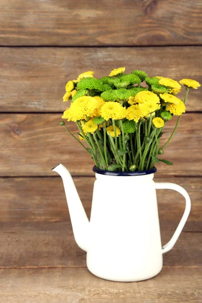 Gula och gröna blommor — Stockfoto