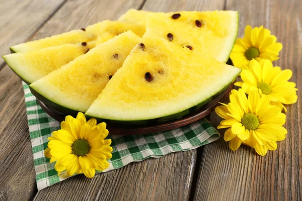 Fatias de melancia amarela — Fotografia de Stock