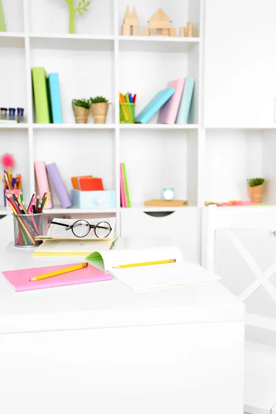 Lugar de trabajo en el aula —  Fotos de Stock