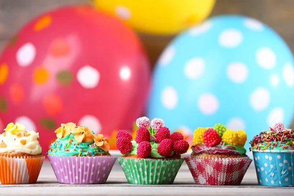 Birthday cupcakes — Stockfoto
