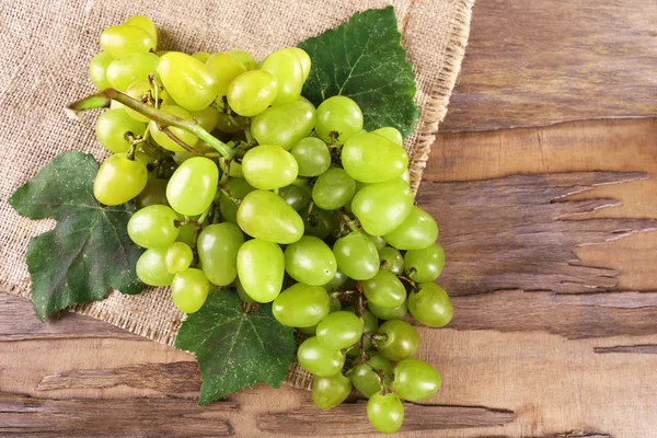 Um bando de uvas maduras — Fotografia de Stock