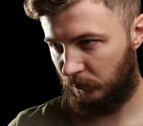 Portret mężczyzny z brodą — Zdjęcie stockowe