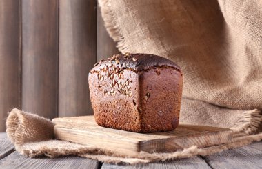 ahşap masa, taze ekmek yakın çekim