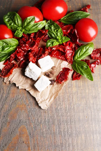 Tomatoes and feta cheese — Stock Photo, Image