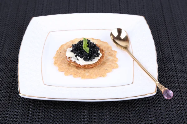 Caviar com pão crocante — Fotografia de Stock