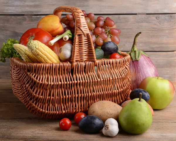 Frutos e produtos hortícolas — Fotografia de Stock