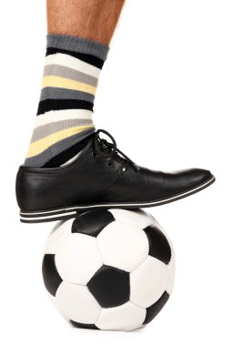 Scolorful çorap, beyaz izole erkek bacak