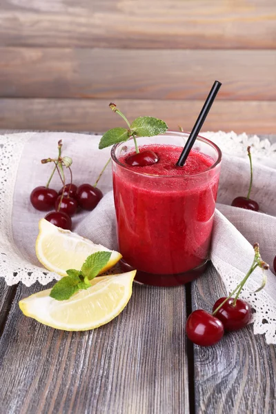 Fresh cherry cocktail — Stock Photo, Image