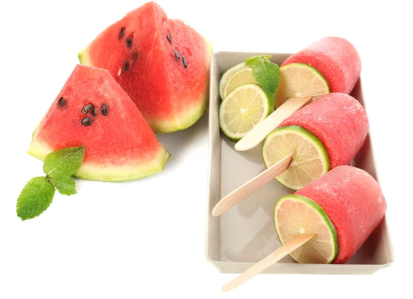 Wassermeloneneis, isoliert auf weißem Eis — Stockfoto