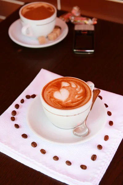 Tasse Kaffee mit Zeichnung — Stockfoto