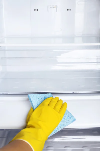 Washing refrigerator — Stock Photo, Image