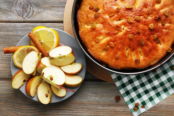 Tarta de manzana casera —  Fotos de Stock