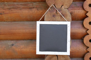 çitin üzerine tabela