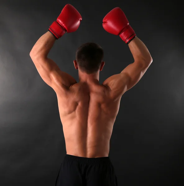 Guapo joven deportista muscular — Foto de Stock