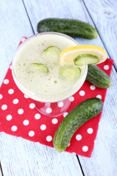 Cucumber cocktail with lemon — Stock Photo, Image