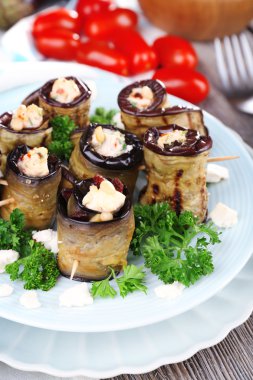 Süzme peynir ile kızarmış patlıcan