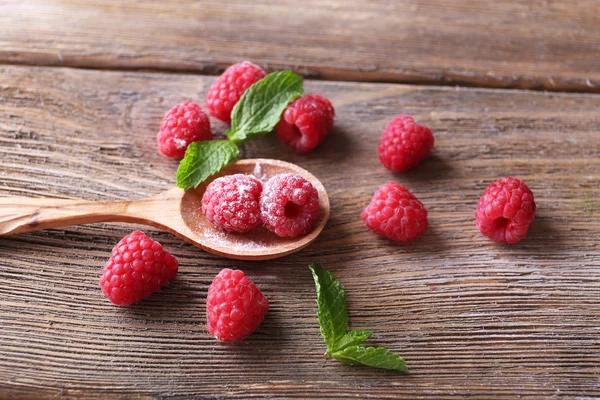 Reife süße Himbeeren — Stockfoto