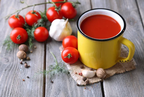 Zelfgemaakte tomatensap — Stockfoto