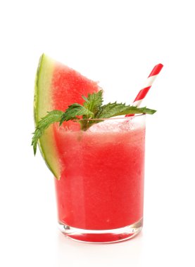 karpuz üzerinde beyaz izole kokteyl