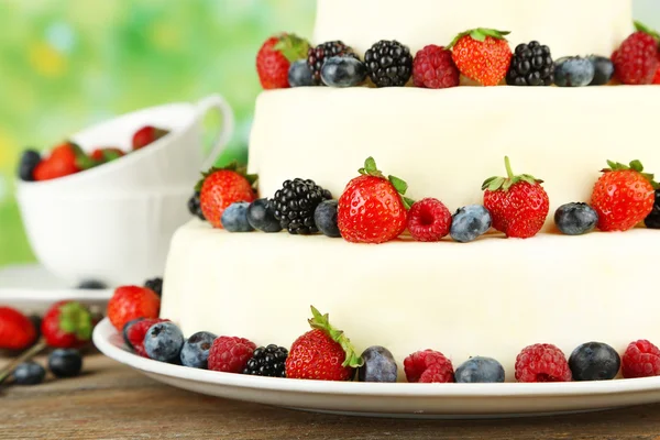 Beautiful wedding cake — Stock Photo, Image