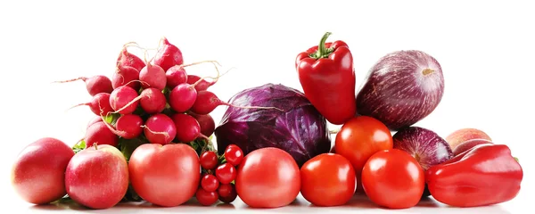 Légumes frais biologiques, isolés sur blanc — Photo