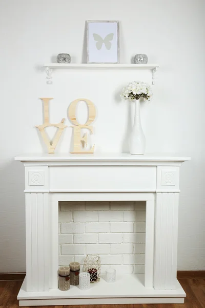 Fireplace with beautiful decorations — Stock Photo, Image