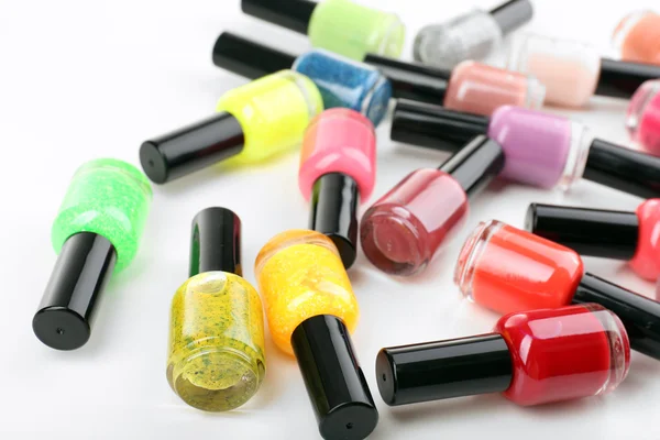 Kleurrijke nagel poetsmiddelen, close-up — Stockfoto