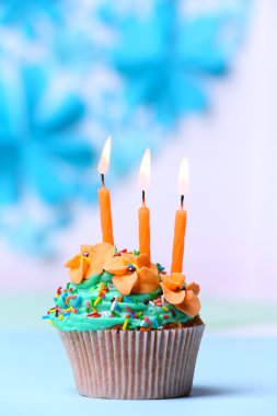 Lezzetli doğum günü kek