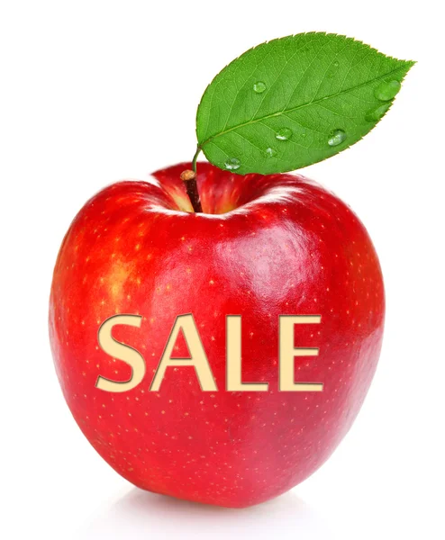 Concetto vendita. Succosa mela rossa isolata su bianco — Foto Stock
