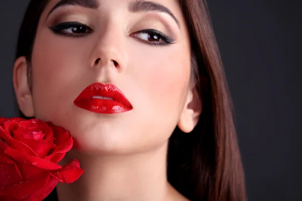 Chica con labios rojos —  Fotos de Stock