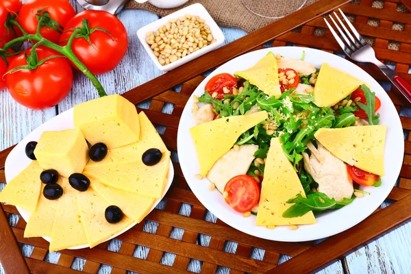 Fresh salad with arugula, close up — Stock Photo, Image