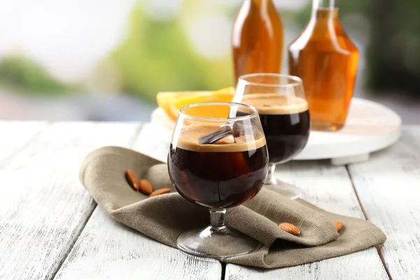 Espresso cocktail serveras på bord — Stockfoto