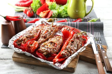 Doldurulmuş biber ve sebze.