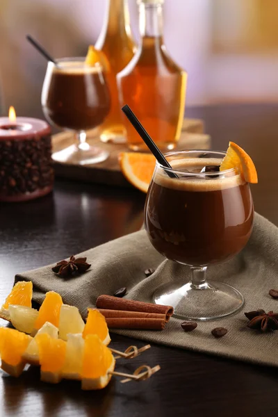 Espresso cocktail geserveerd op tafel — Stockfoto