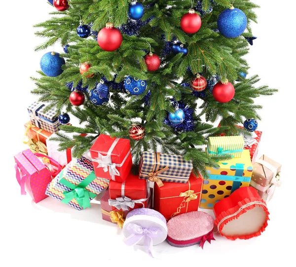 Árbol de Navidad y regalos —  Fotos de Stock