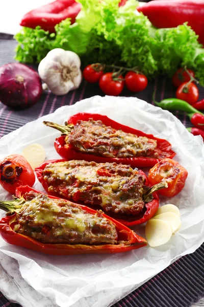 Stuffed pepper with meat and vegetables — Stock Photo, Image