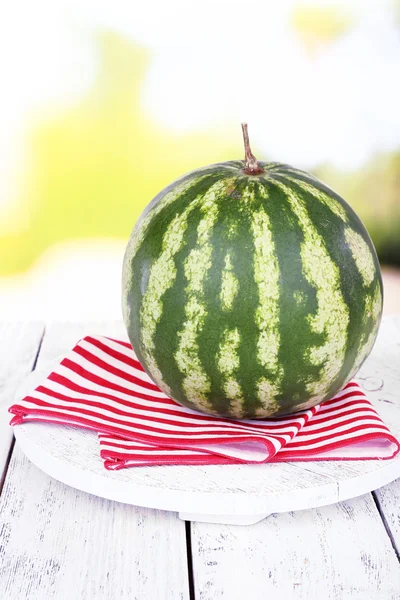 Watermeloen op tafel — Stockfoto