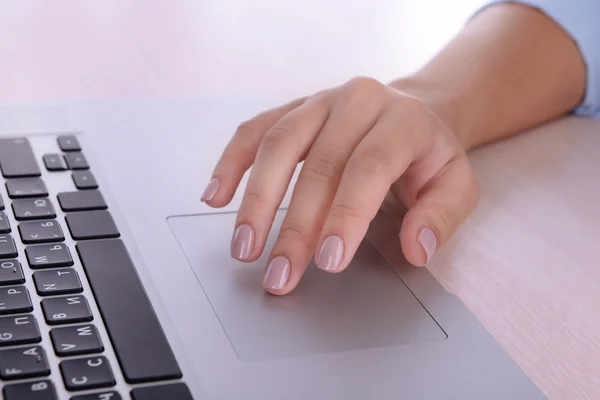 Hands typing on keyboard — Stock Photo, Image