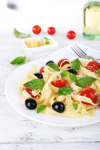 Spaghetti with tomatoes — Stock Photo, Image