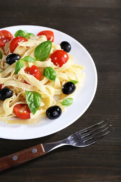 Espaguete com tomates — Fotografia de Stock